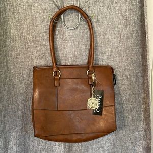 Bueno faux leather shoulder bag.